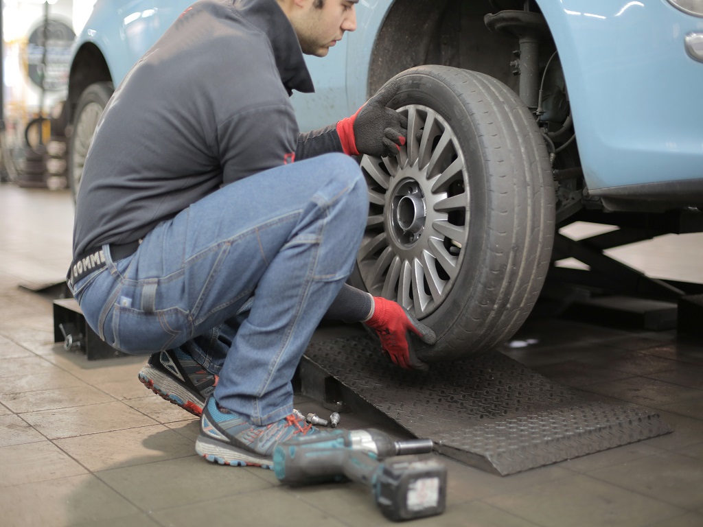 Tire Maintenance Checklist – Are You Safe?