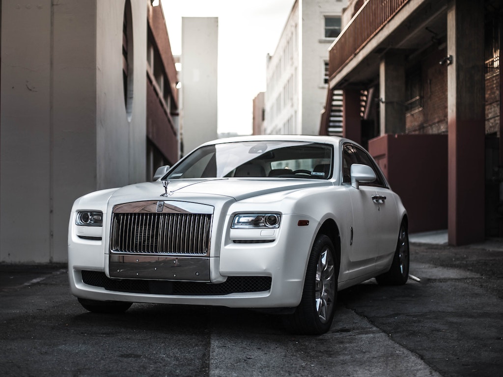 What First-Timers Need to Know Before Buying a Luxury Car